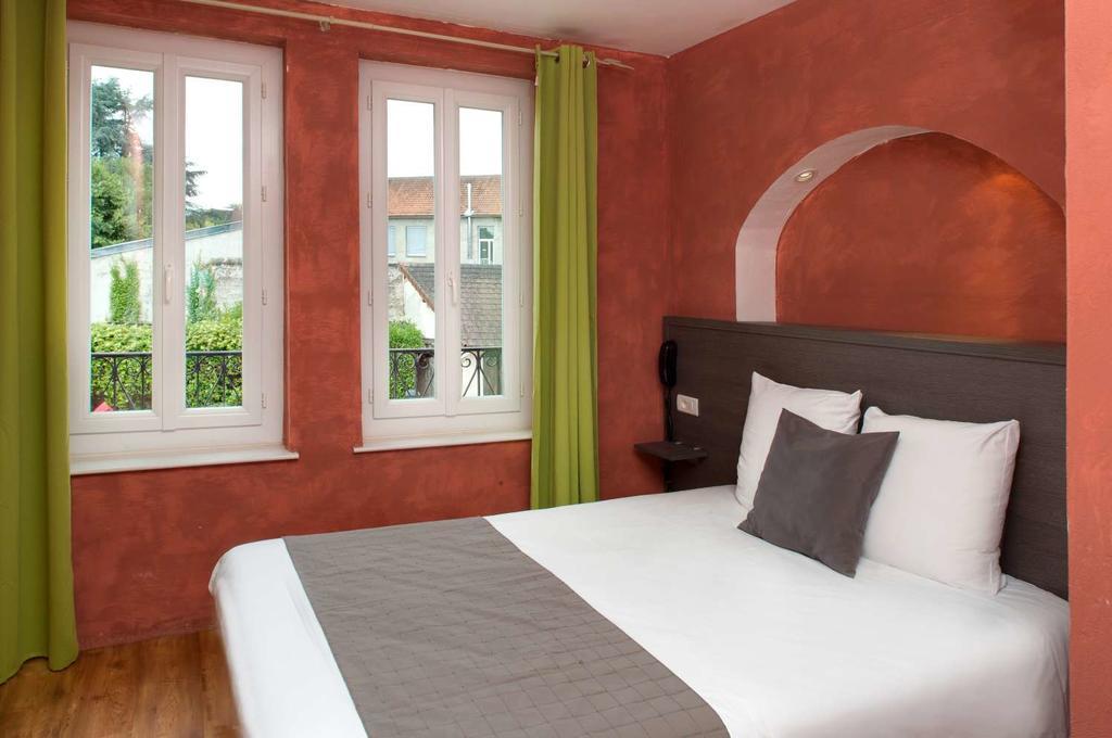 Logis Hotel Galland Lapalisse Zewnętrze zdjęcie
